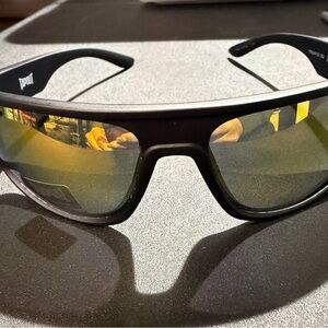 New-Tapout Black Frame Sunglasses with Gold Mirror Lenses (Unisex) Ships 1 day!